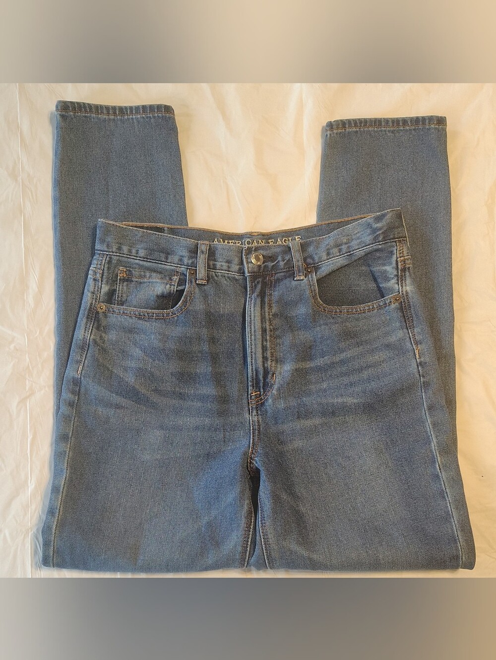 American Eagle High Rise Mom Jeans Size 6